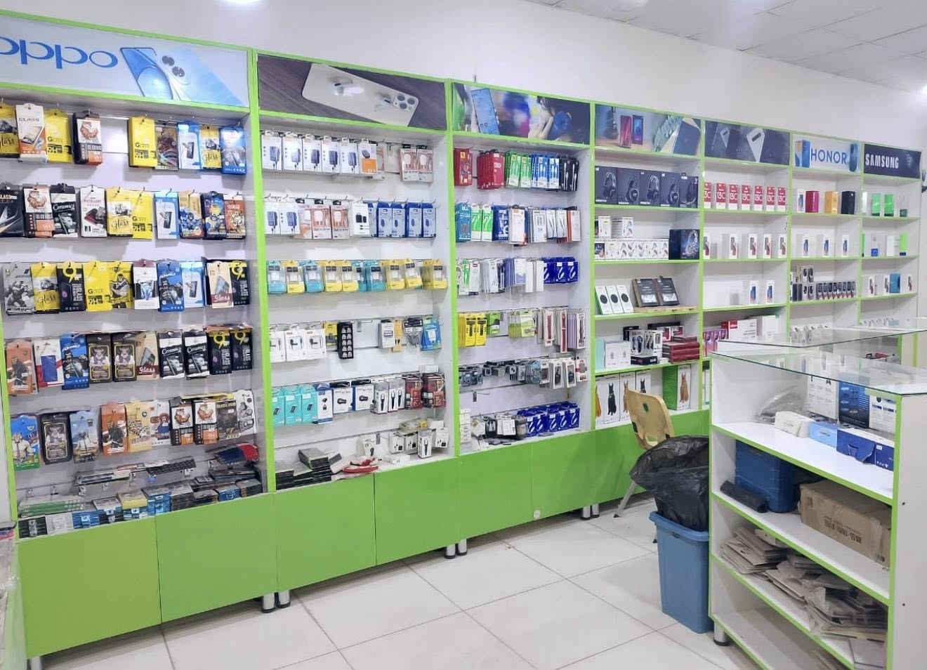 باترينات للبيع رفوف + رفوف اناره وجام +تعليك  للبيع للاستفسار***********
