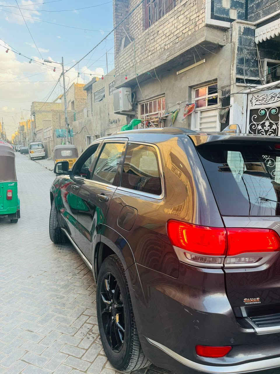 سلام عليكم جيب لاريدو موديل 19 نوع سوميت فول مواصفات مكانهه بغداد م الصدر  الاستفسار ***********
