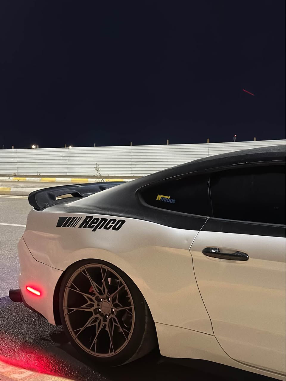 #مراوس_فقط_حسب_القناعة فورد موستانكGT كاليفورنيا سبيشال (CS)  V8 Coyoteموديل 2016
حادث جاملغ خلفي طخة فقط وصبغ
بالعراق بنفس الصفح صار بيها شخط انصبغ الباب  والجاملغ الامامي الصور مرفقة يعني ٣ قطع بخ فقط
#الاضافات
Air Liftجكات تحكم تلفون  S3 
هدرز Jpa"لونغ تيوب" (Long Tube Headers
دبات روش Roush
حلوك صالنصة كاربون اصلي Akrapovič (أكرابوفيتش
دركة كاربون فايبر اصلي
دواخل سستم كاربون فايبر 
شاشة ولوحة التحكم Sync3 Shalabi
سستم صوت Sp  Audio 
سستم اوريكل لايت امامي تحكم تلفون
بك لايت اوربي متغير تحكم تلفون 
داخل جلد بلادي احمر 
تدفئة وتبريد كشنات 
ويل 20 GT Performance
سستم صدر جديد بالكامل خلفي امامي موديل وكالة
راديتر وبنكات ومنضومة احتراق بالكامل جديد
بلكات motorcraft
فيت بم Oem
تغطيس داوخل المكينة
أويل كاج كان" (Oil Catch Can) 
ستراس بار Strut Tower Brace
Mishimoto (ولف حماوة 

السيارة ستوك بدون اي برمجة فقط برمجة مراوح
السيارة بجم كبس بدون اي شواصي ولغود 
مكينة مفتوحة سيارة 
جان بيها بساتم تزويد وكرنك من شركة JE Pistons 
هسة السيارة راجعة المكينة بلاد بدون اي تزويد
كير مكينة شرط الكفالة 
#رقم_اربيل_تحويل_مباشر_بااسمي
اخي الحبيب كلشي موضحلك عجبك خابرني ويخدمتك 
مكان السيارة الرمادي 
*********** الرمادي, الأنبار
