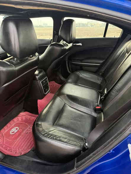 السلام عليكم 
جارجر 2021 بغداد تحويل 
فول مواصفات sxt بلاص (فتحة شاشه جبيره تشغيل عن بعد كشن جلد حضن تبريد تدفئه كشنات حساس خلفي كامره خلفيه محرك 3600.  تو ويل ( ١/١
ماشيه 81 m 
مكاني بصره
شراي يخابر
***********
مكلف بلنشر
