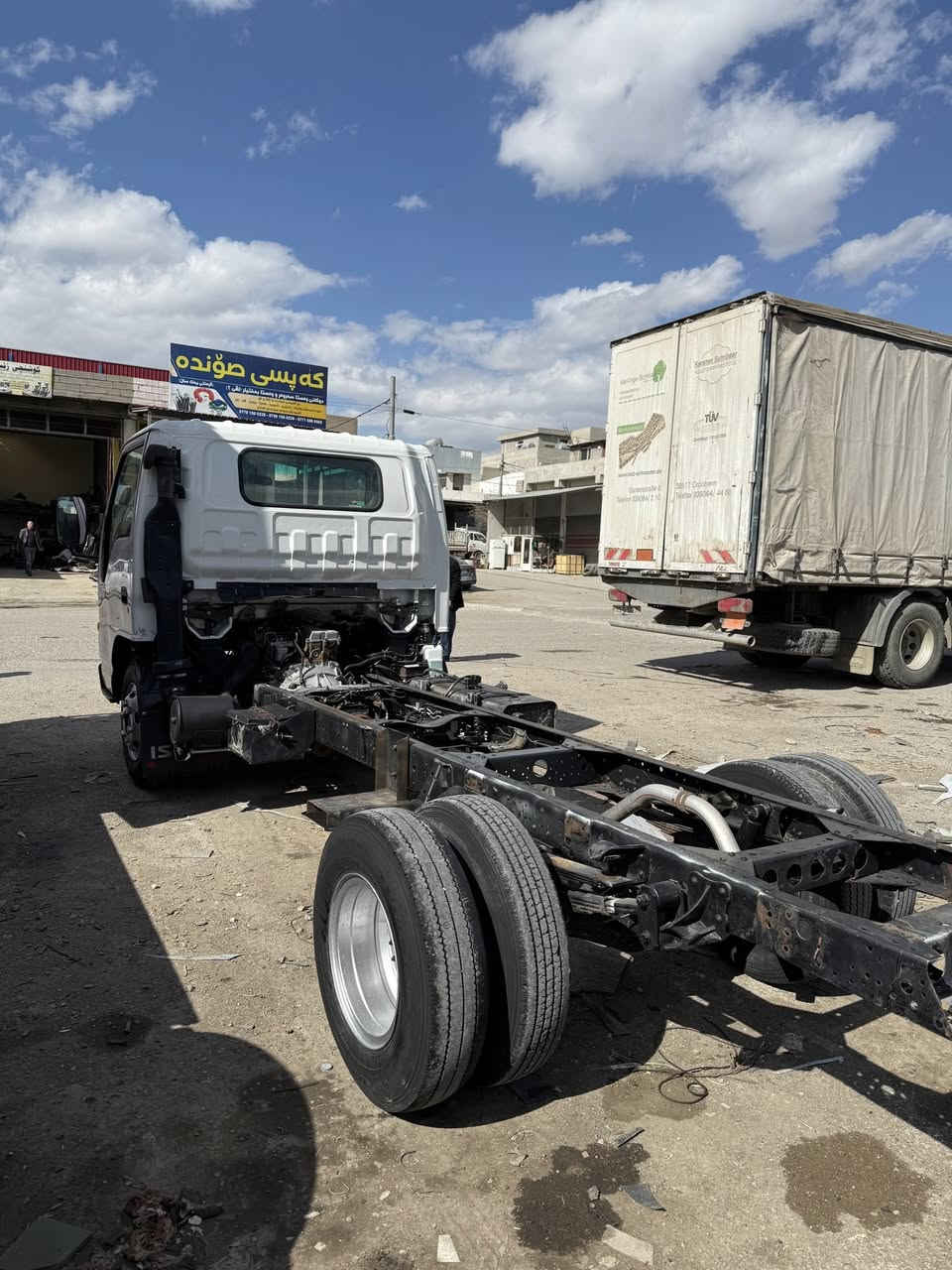 هەمو گیانی بە شەرت لەسەر دەقی شەریکە ماوە 
سەنەوی تا ٢٠٣١ تازەیە لە سەنەوی تەنکەرە تەحویل بەشەرت
سعری 125 گەلایە سەیارەکە 61 هەزار رۆشتوە
 شوێن سلیمانی *********** واتسئاب ڤایڤەر

سلام علیکم أخوان عزیز أزوزە للبیع بمو نوزل 2002
سیارة مکفول کفالە عام سنویە جدید حتا 2031تحویل مباشر
سیارە 61ألف ماشی شاسی ٤ متر ما بیە سبخ مکان سلیمانیة
سعرها 125 بیة مجال ***********واتسأب
