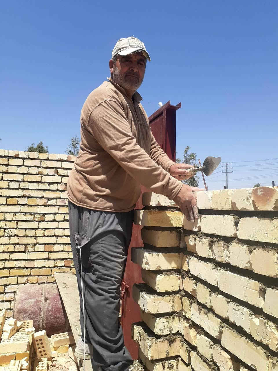 الي يطلب خلفة بناء في بغداد موجود اتصلو علة هاذ الرقم ***********
