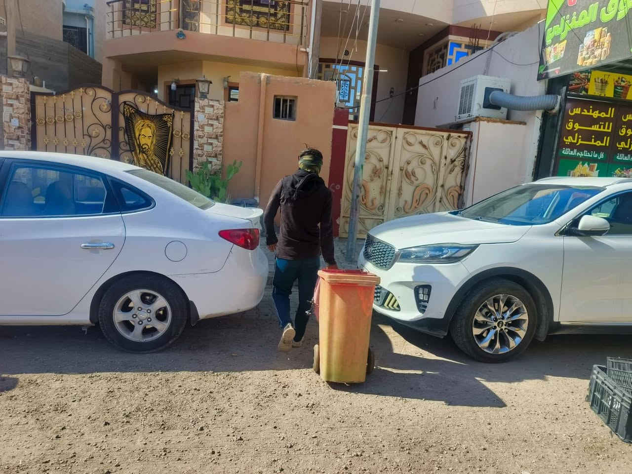 استمرار حملات رفع النفايات وغسل الشوارع ضمن الخطة الخدمية اليومية

بإشراف مسؤول القسم البلدي الرابع المهندس علي مهدي حليص تواصل الملاكات الخدمية حملاتها اليومية برفع النفايات وغسل الشوارع باستخدام الكانسات التخصصية بهدف الحفاظ على نظافة حي ميسان والارتقاء بالواقع الخدمي بما يسهم في توفير بيئة نظيفة وصحية للمواطنين

وتؤكد إدارة القسم استمرار هذه الحملات وفق الخطط الميدانية المعدة داعية المواطنين الكرام إلى التعاون مع الملاكات الخدمية والمحافظة على نظافة الحي ما فيه المصلحة العامة


**إذا كنت صاحب هذا الإعلان وتريد حذفه لأي سبب، رجاءا أرسل رسالة إلى الدعم الفني**
