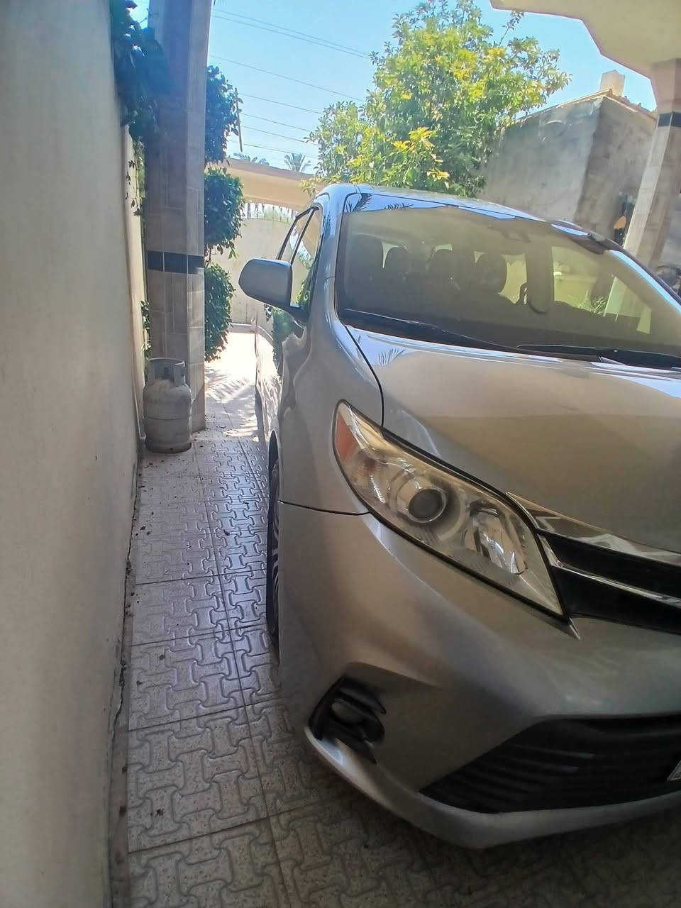 سينا XLE ٢٠١٩ رقم كركوك السنويه بسمي السعر ١٩٠ بيهة مجال السيارة جاهزة من كل شيئ مكان السياة ديالى تترقم بأي مرور الرقم انكليزي ضررها خلفي من جهة اليسار  للاستفسار الاتصال على هذا الرقم
***********
