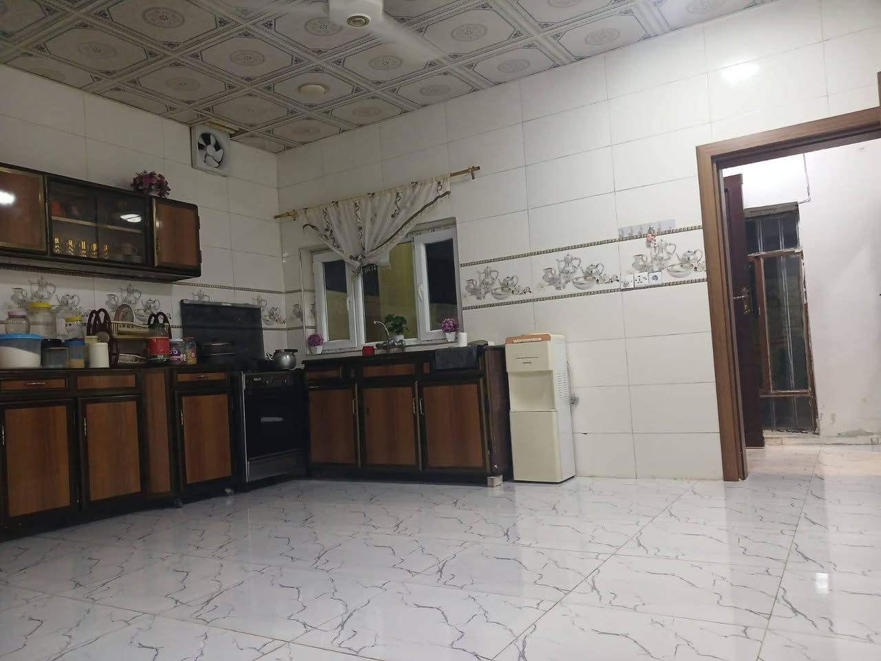 بيت طابو حزيران ركن 

٢٢٠ متر قرب جامع ابراهيم الخليل 

طابقين ٤ غرف نوم ملحقاتها 

السعر 160 مليون مع المجال 

***********
