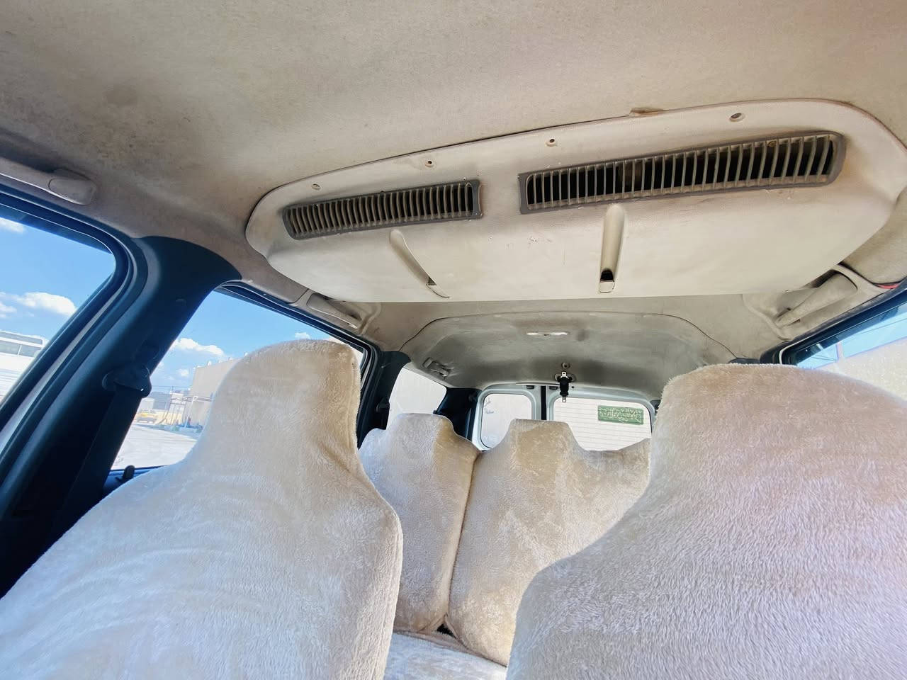 السلام عليكم رينو لوكان موديل 2012  7راكب سيارة حلوة وجاهزة بيه بارد قليل مكفولة من الصبغ سنوية ساقطة علية غرامات 400الف ينخصم من السعر كير عادي كفالة محرك وكير  حدادية ناعمه سيارة السعر 55 وبيه مجال 
مكان السيارة حله جامعة بابل 
للستفسار ***********
