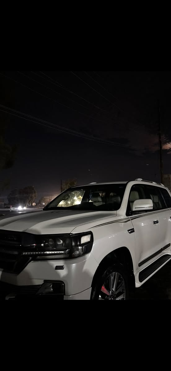 سلام عليكم  لاندكروز فكسار 2010 محدث 21 فول مواصفات جكات  رقم بغداد ب اسمي رقم مميز  DVD مري شفط فتحه بلسقف  4 بصمات بلبوب  كشن كهربائي تدفئه  سنويه جديده ب اسمي ارقام جدد تحويل ثاني يوم اربع  ترحيب بلبوب  علامه ليزريه كامرات محرك المرغوب V8  موصفات  لكزز 8ايرباك  مكفوله كفتلع عامه  فقط قطع التحديث رجاء بس شراي يتصل . سياره فول فول ***********
