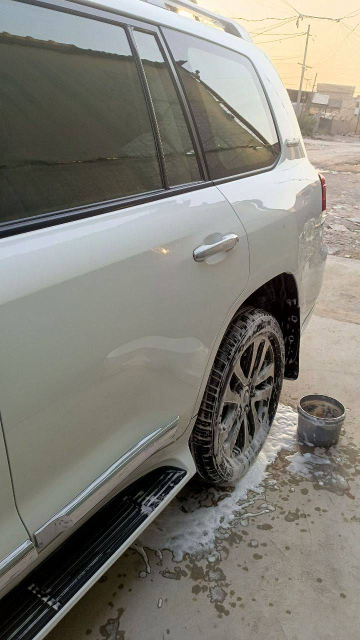 السلام عليكم للبيع لاندكروز موديل 2019 ساز  اصلي رقم  بغداد  الجديد بسمي  سياره مكفولة كفاله من صبغ والتبديل والضربة   وحتى الدعاميات بدون صبغ
فول مواصفات 1/1
بصمه تشغيل
5بصمات ابواب 
فتحه سلايت
كشنات ثنين كهرباء ثلاث حركات 
كشنات جلد اصلي
شاشات عدد 3
عداد لكزز
زراكات
اشارة لكزز
مري قلاب
مري شفط
جنطه شفط
شاحن 
دبل ماوس
مثبت سرعه
سبعه راكب
ثلاث قطع تبريد
مطفايه حريق
محرك V6 
8ايرباك
حساس امامي
حساس خلفي
تحكمات ستيرن كامله
كامرة دوارة
وباقي مواصفات الساز  معروفه. 
اسبير سياره ما نازل 
 ماشيه.(66)الف حقيقي
اللاستفسار اتصل على الرقم*********** مكاني بابل
ملاحظة أنا مكلف بالنشر فقط.
ملاحظه شخط بسيط جدا مامبين وبي دي ار صغير موضح بل صور
