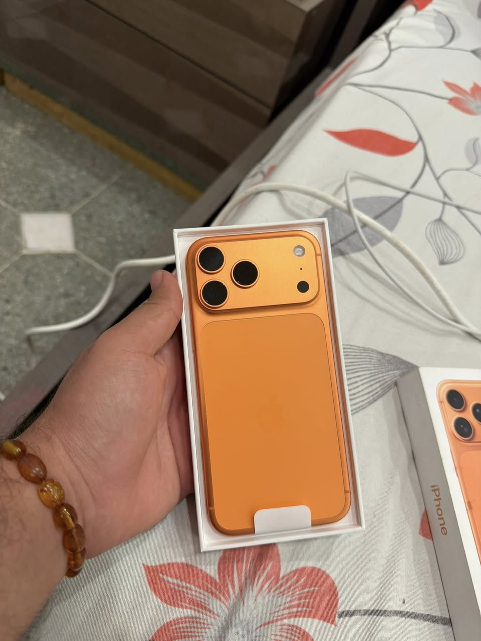 ايفون 17 برو ماكس ذاكرة 256 سيمكارت ألون برتقالي سعره 2200 مكاني بغدادرقمي *********** رقمي ثاني ***********
