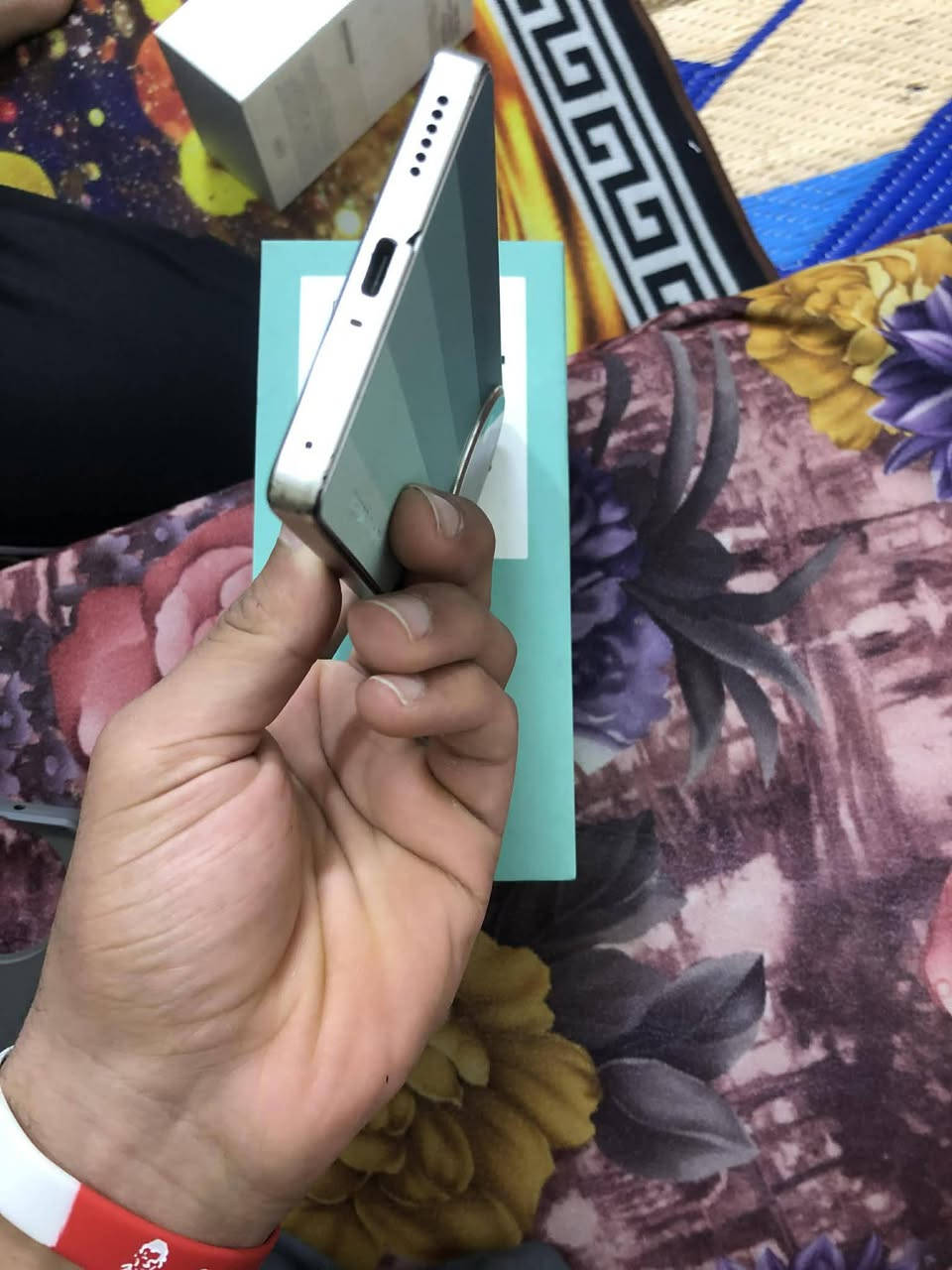 السلام عليكم جهاز تكنو كامون 40برو فايف جي كامل ملحقاته 90فريم ببجي بيع أو مراوس سعر225 مراوس إيفون مكاني بغداد شعله ***********
