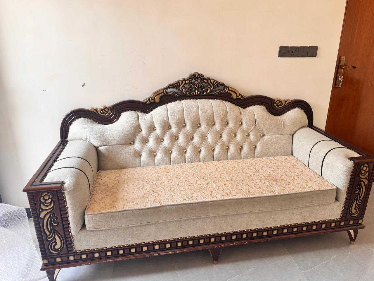 تخم البيع جديدتركي  10 مقاعد ب 900 
***********
