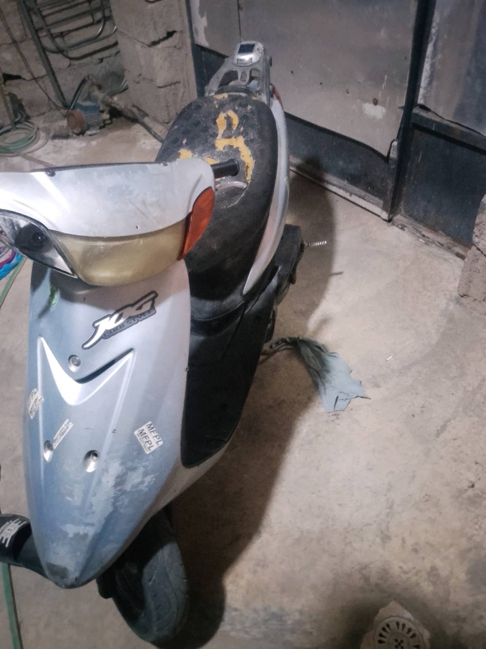 سعر 150 زعفرانيه شغاله هندر واحد تشتغل كهرباء كلها شغاله سلف شغال نقص باتري فقط ***********