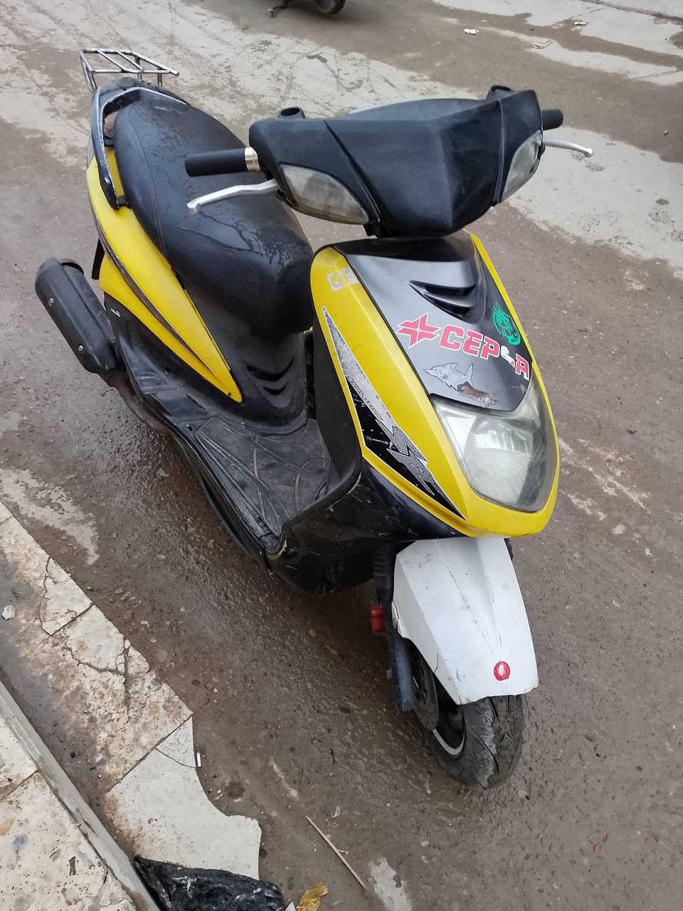 سلام عليكم متاح دراجه سكنس نثيه سلف وهندر شلعه ومعدل الكهربايات شغاله قفل ستيرن قفل صندوك المكينة ناعمه ممفتوحه سعر 300 عنوان مدينة الصدر رقم الهاتف ***********
