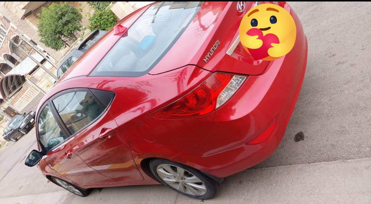 السلام عليكم 
اكسنت خليجي موديل 13 رقمها بغداد مشروع وطني 
مكفولة من الضربة والحادث سونرها موجود بيها صبغ بالدوسات والدعاميات وشخوط بسيطة ماشية 167 مواصفات الاكسنت العادية بدون فتحة مكانها بغداد 
96 وبيها مجال بسيط 
للاستفسار ***********
