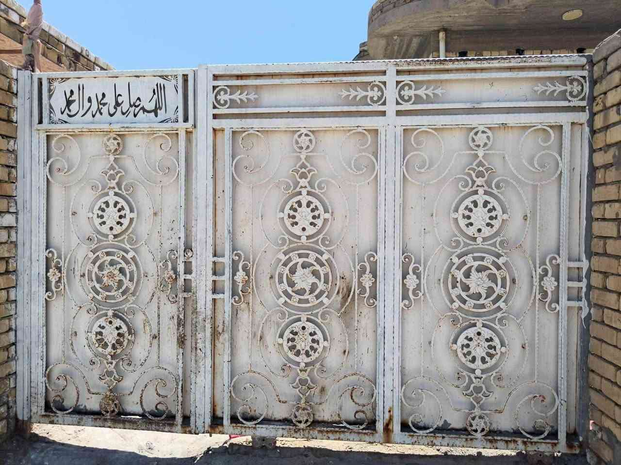 باب للبيع تفصال باب ثقيل تلث امتار العرض سلايت العنوان المدثره قرب مدرسه الامل السعر 350 وبيه مجال

  ‭***********‬
