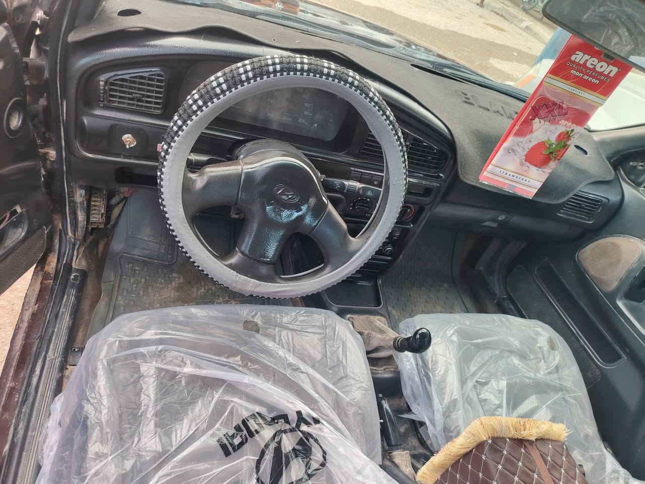 يالله سلام عليكم النترا دمعه موديل 94 سياره جاهزه وحلوه تحويل مباشر محرك جديد كير جديد صدر تمام سعره ٣٠ قفل مكن هيت حي البكر رقم الهاتف***********
