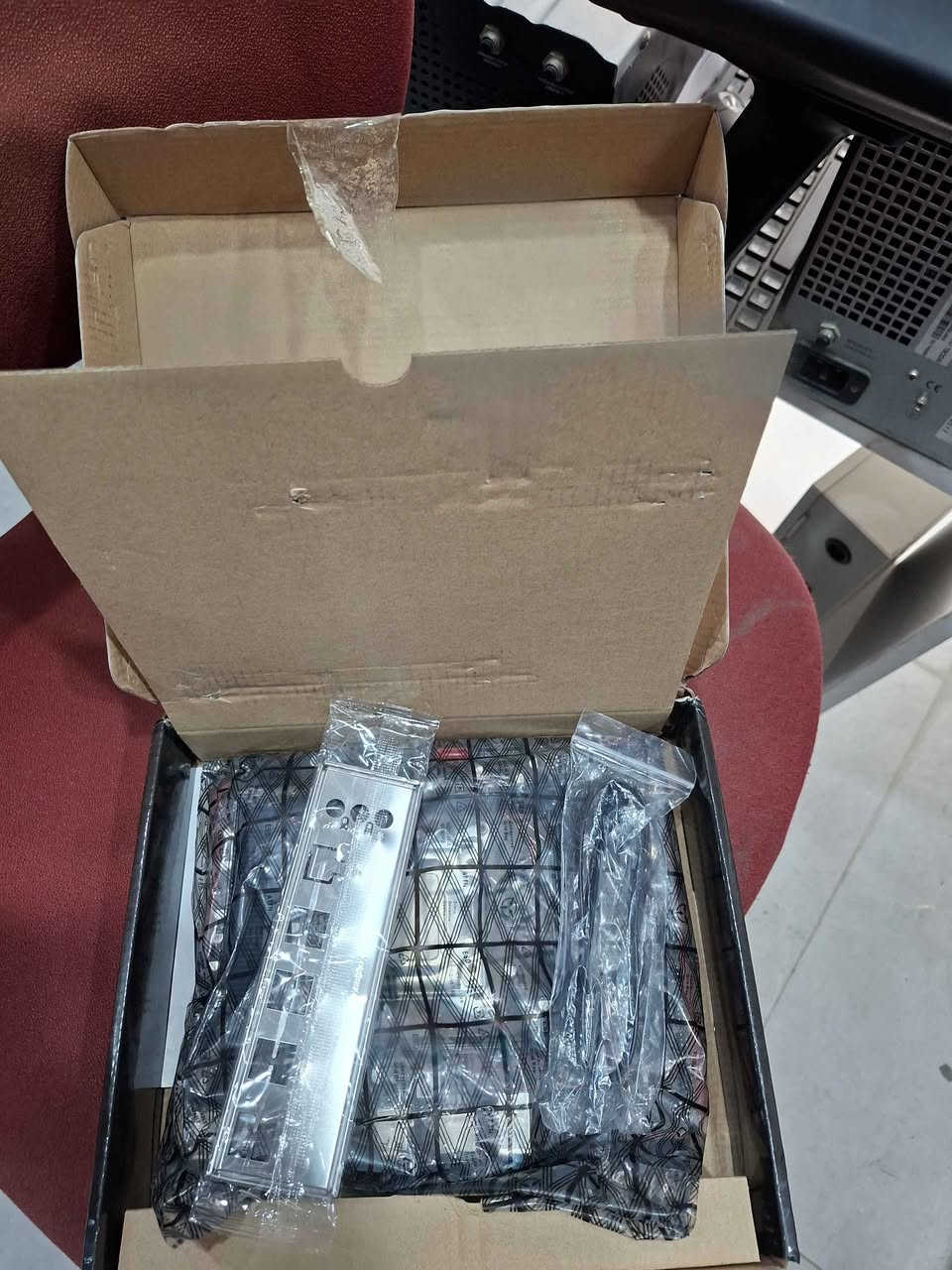 mother board server
ram 16gb 
intel.  xeon E5-2630V2 2.60ghz أربيل, العراق


**إذا كنت صاحب هذا الإعلان وتريد حذفه لأي سبب، رجاءا أرسل رسالة إلى الدعم الفني**