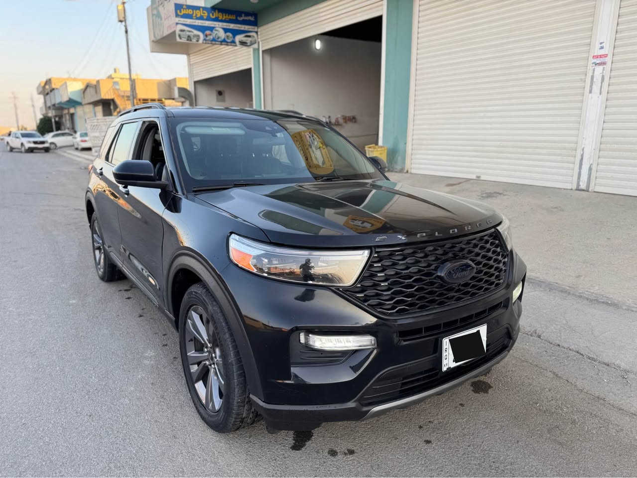 فۆڕد ئیكسپلۆرە ٢٠٢٢ مواسەفات XLT فول تەنها پانۆڕاما نییە
بەسمە و شەخال دەبڵ ئەكسل سندوق شەفت كوشن VIP چوار دەرگا بەسمە كوشن هیتەر سوكان هیتەر زۆر مواسەفاتی تر
بۆیاخ/ ٢ پارچەی بۆیاخە بێناو بێ ئێڕباگ یەك تەحدیلی هەیە
گێڕ و مەكینە و تەقەو ڕەقە بەشەرت 
سەنەوی تازەیە
نرخ / ٢٤٠وەرەقە و كەمێك مەجال
ژم/ ***********
ژم/ *********** رانية, السليمانية
