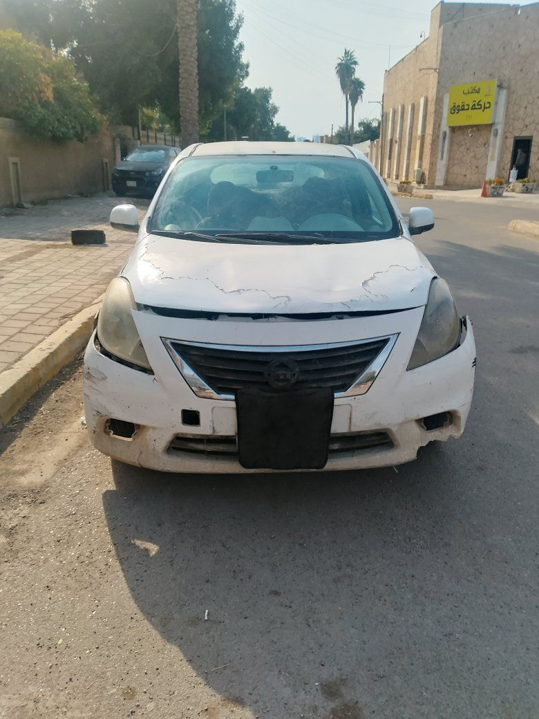 سلام عليكم 
نيسان سني موديل 14 ادوات يعني كلك مضروبه بجم ومثل ما موضح بالصور ضربات بيه ابيع كفاله سرقه وعشائر سعر 35 عنوان بغداد 
***********
