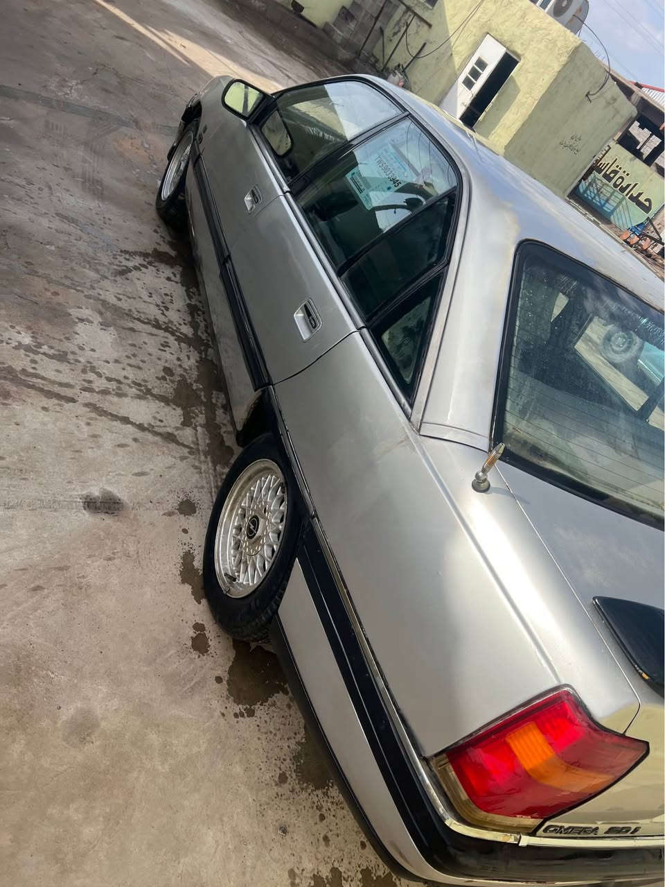 س ع 
اوبل اوميكا 
م1991
محرك كير ونجي 2500
رقم ديالى جديد بسمي لغايه2029
كير اوتماتيك 
سعر28 بي مجال
عنوان طوز خرماتو 
*********** كركوك, العراق
