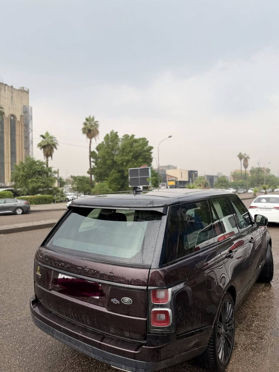 رانج روفر فوك سردار خليجيه السياره 2020. جديده📦 السياره مكفوله من كلشي كير محرك اي ضرر مابيها 
السياره مسويلها ادامه كامله اي نقص مابيها تخم تاير اصلي شركة  
📍مكان السياره بغداد الكراده
***********📞
