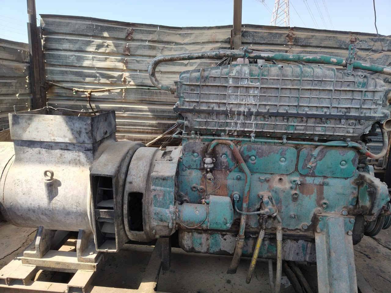 السلام عليكم
مولد فالفو دي 10 مكينه استندر بس ضغط الدهن ينزل 
توليد 200 كيفي مملعوب بي 
عنوانها الانبار فلوجة 
سعرها 35  
 ***********
