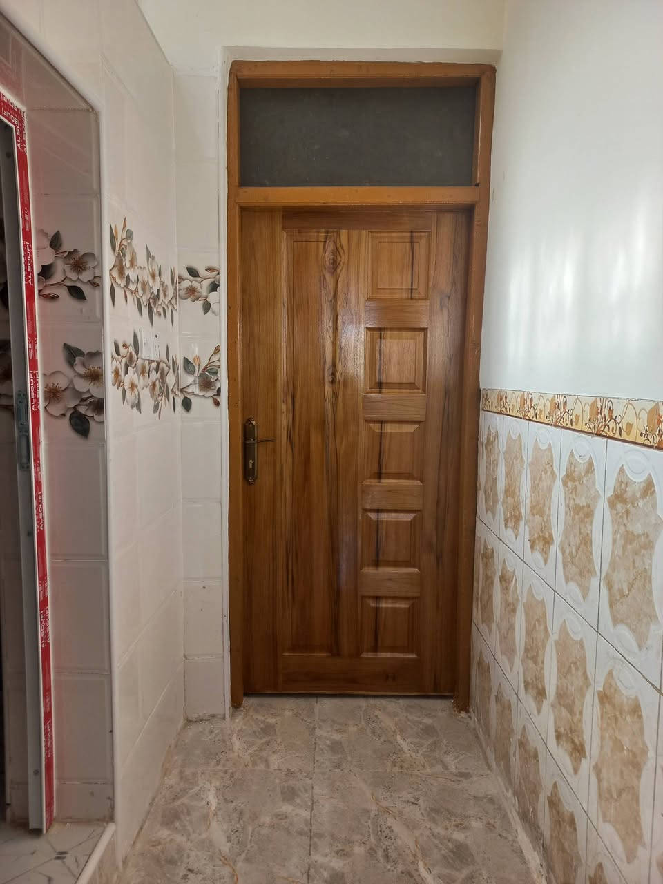 للبيع مشتمل 60 متر مربع مدخلين بل الحسينيه طابو ملك صرف 
منطقت 26 بدايت شارع ابو سمير على الساحه قرب مدرسه الشمس يحتوي على استقبال ومطبخ وحولي وغرفه وخدمات نضيف جدن 

البيت جاهزة للسكن 

المنطقه خدمات كامله 

الاستفسار 

***********
