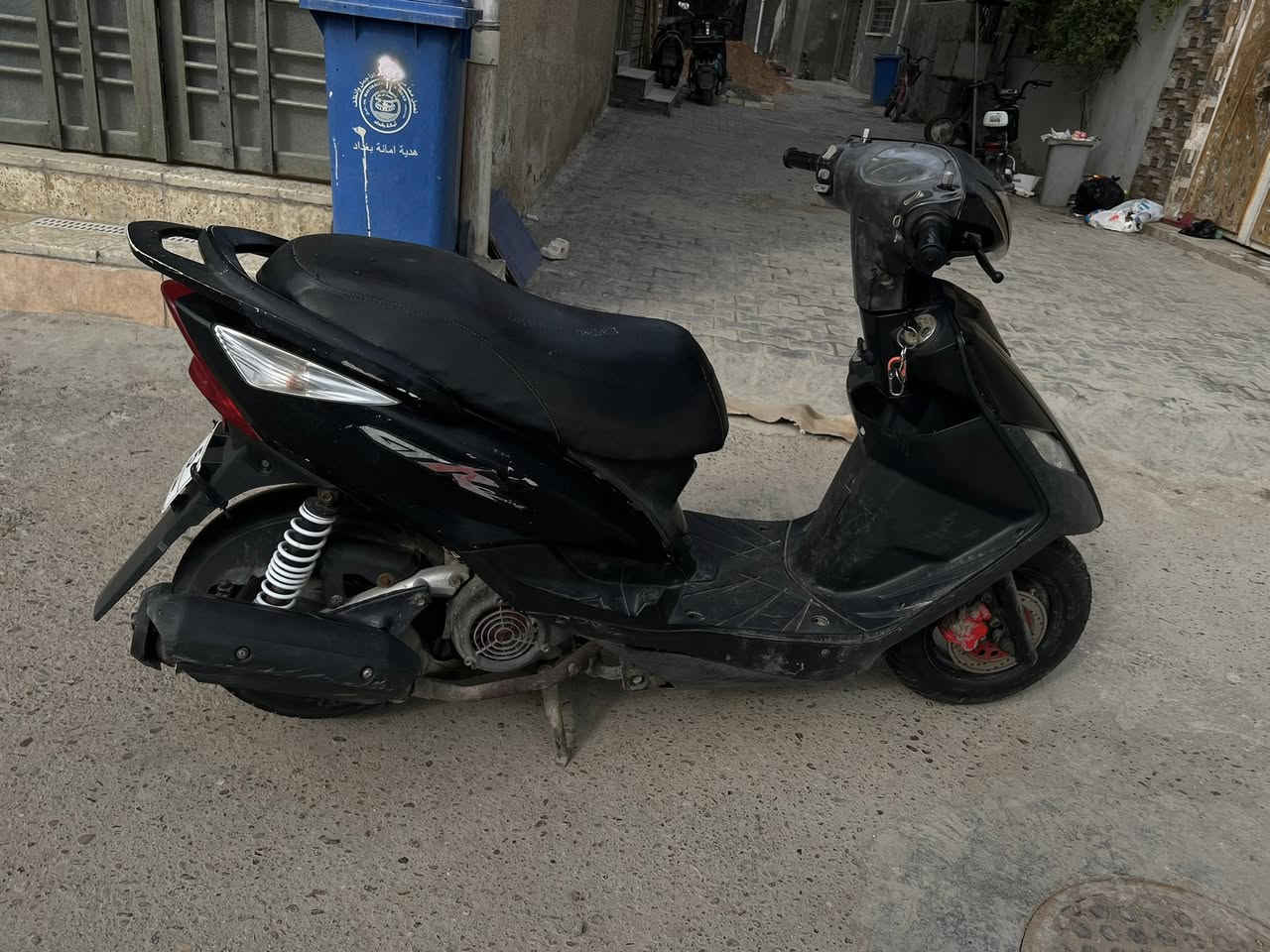 السلام عليكم دراجة ماكس ثعلب ١٤٠ شغالة من سلف هندر كهربائيات كفرات نظيفة محرك ممفتوح بلادي سعرها ٥٠٠ وبيه مجال بسيط التواصل على الخاص والرقم *********** بي واتساب.
