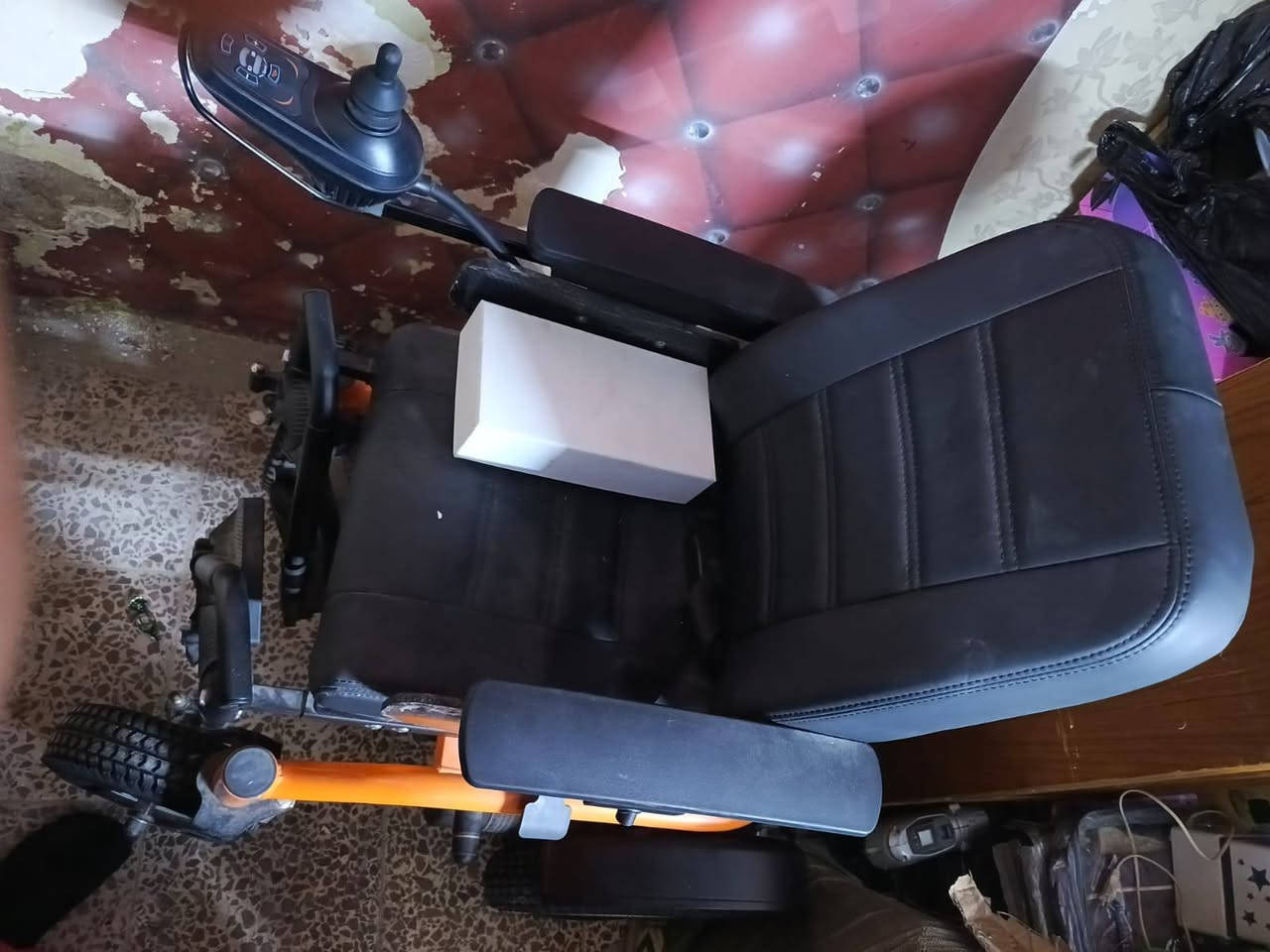 السلام عليكم عندي هذا التخم للبيع وعندي عربانتين كهربائيه جديده ما مستعمله العنوان بغداد الغزاليه الاستفسار على السعرعلى هذا الرقم ***********
