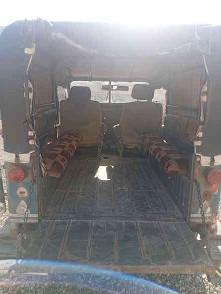 سياره جيب للبيع. السياره مكانهه. ديالى جلولاء محرك تو واي بي صرف كلش قليل الرقم ‏‪‏‪0771 984 7285‬‏‬‏
