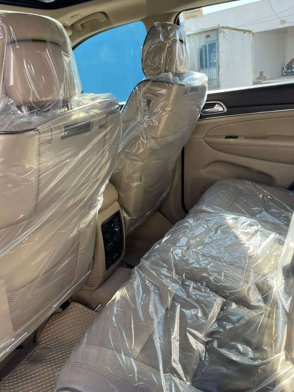 سلام عليكم  جيب 2018 خليجي لمتدد بلاص 

وكالة هارلم سياره فول الفول علاه فئا بجيب 

سيارة كفالة عامة وسونار مرفق بصور

سيارة جكات شاشات كل الموصفات بيها 

تخم تاير جديد ماشية   73 

سيارة رقم السليمانية جديد تحويل مباشر 

مكان سيارة بغداد البلديات 

سعر   275 $

رقم هاتف ‭0773 576 1889
