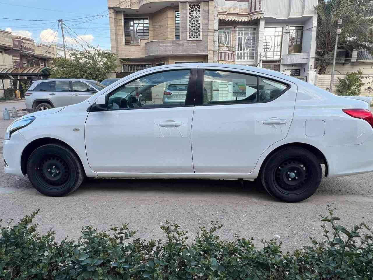 السلام عليكم
نيسان سني 2023 هندي البليته الزركه مكفوله الضربه والصبغ بيها مكانين بارد بصيطات ماشيه 53 الف السياره جديده جداً كير مكينه تبريد حداديه تخم تاير على وضع الشركه السياره باسم الشركة تحويل او وكاله مكان السياره بغداد سعرها 107$ وبيها مجال بصيط اللاستفسار ***********
