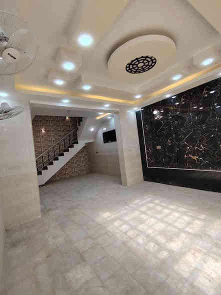 بيت للإيجار في مجمع الغدير، خلف مطعم التنور، قرب السفارة التركية.
المساحة: 100 متر مربع
الطابق: طابقين
البناء: طابوق درجة أولى
عدد الغرف: أربع غرف نوم
صالـة واستقبال
مطبخ
صحيات داخلية وخارجية
منور
تانكي ماء
ماطور كهرباء
سخان ماء
السعر الإيجار 600 الف 
المنطقة سكنية تتوفر فيها جميع الخدمات.
للتواصل اتصال أو وتساب ***********
