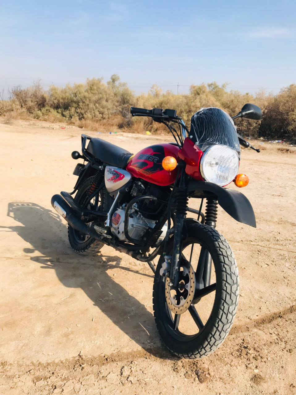 سلام عليكم من رخصة الادمن بوكسر رقم وسنوية ب اسمي تحويل ثاني يوم كهربائيات شغالة سلف هندر موديل 21 السعر 1850 بيها مجال بسيط حك الحجية  عنواني بغداد شاطئ التاجي قرب جامع نور المصطفى لاستفسار اتصل  ‏‪***********‬‏
