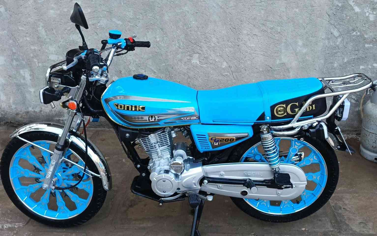 للبيع
دراجة 5 گير للبيع 
سنوية ورقم العنوان محافظة النجف 
استعمال نظيف كلش التشغيل سلڤ وبصمة وسويچ
للتواصل ***********
