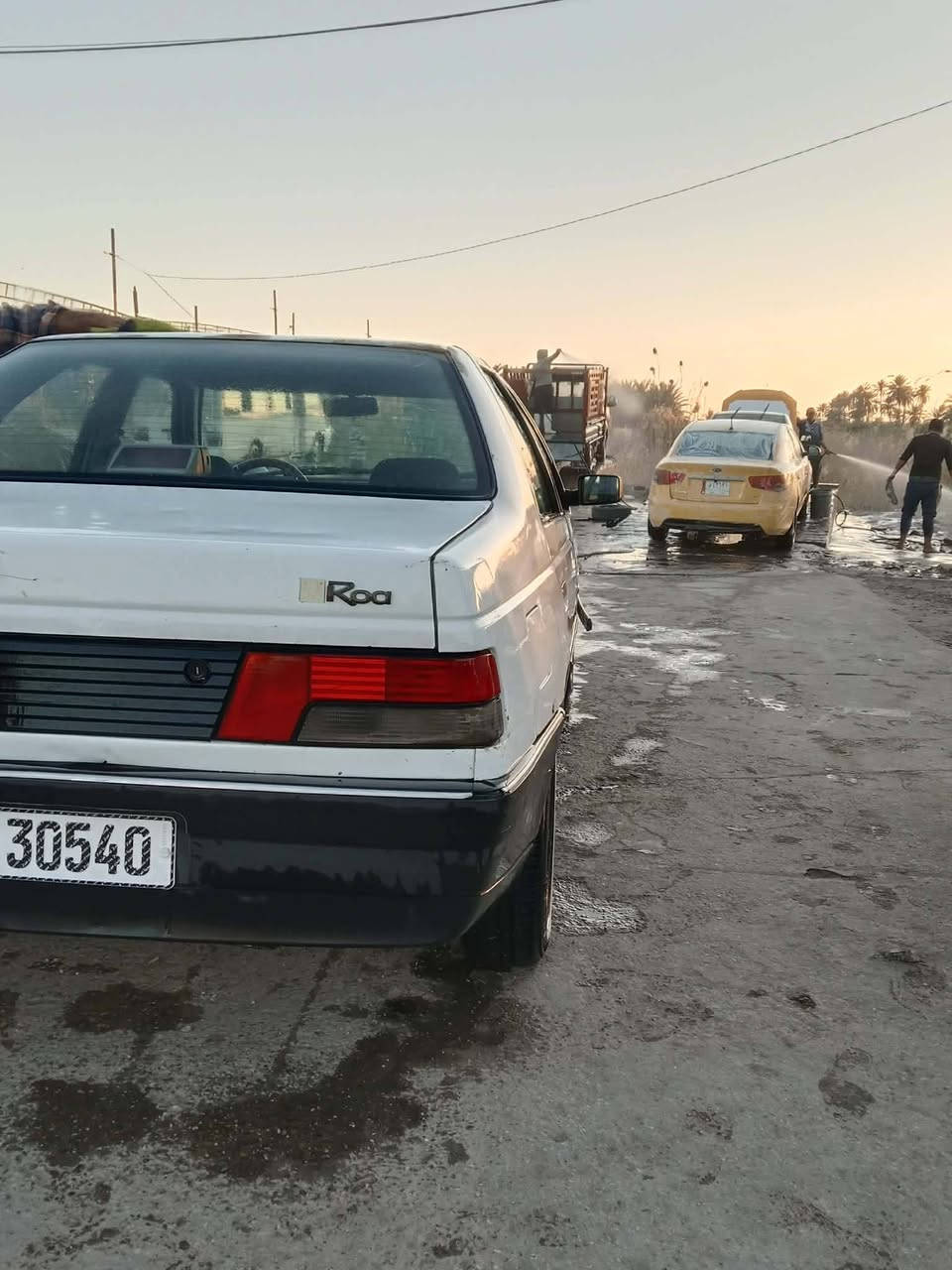 السلام عليكم سياره روى لبيع موديل 2009 سياره جديد مكينه كير النمره الاولى والثالثه مرات اتفلت سياره جديد تايرات جدد داخله جديد السعر 22 وبيه مجال  الاتصال على هذه الرقم ***********
