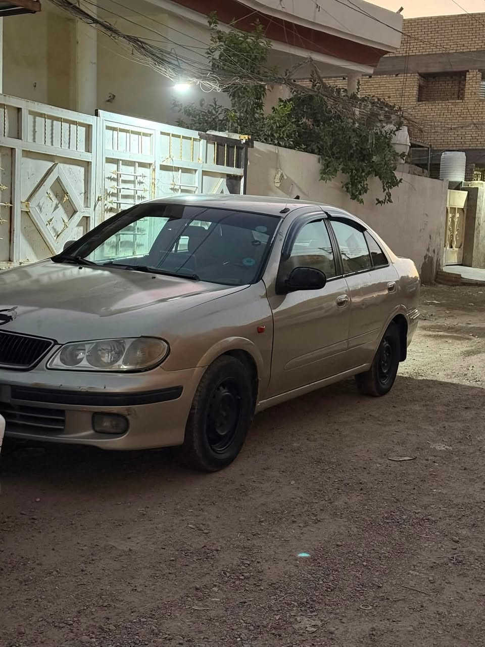 سلام عليكم 
نيسان سني 2003
سياره جاهزه 
تبريد ثلج ❄️ 
بيه الجاملغ الأمامي فقط 
وصبغ بابين اثر جراد 
محرك اسود 1800
 مكان أبي غريب 
السعر 67 بيه مجال بسيط 
***********
