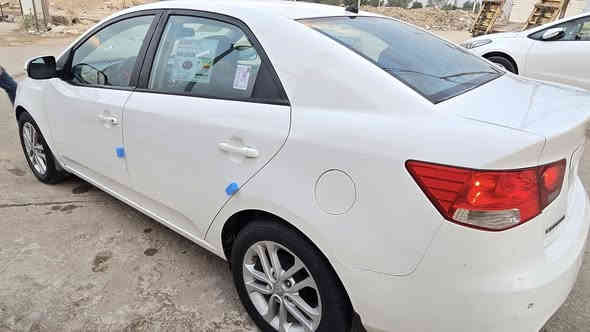 اللهم صلي على محمد وآل محمد السلام عليكم كيا سيراتو خليجي  موديل 2011 رقم بصره دولي السياره كفاله عامه ضربه او صبغ او تبديل ما عده الجاملغ الأمامي الايسر رش تجميل فقط  محرك 1600 شرط مامفتوح مواصفات شاشه كامره دواره تحكم استيرن اشاير بل مري  ويل كب 5 السياره جديده او جاهزه كير او مكينه او حداديه او تبريد سنويه جديده لغايه 2028 مشروع وطني بسم ولد صديقي  السعر 108 وبيه مجال مكان السياره الناصريه مدينه الصدر الاتصال   ***********
