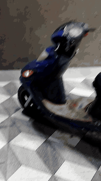 السلام عليكم دراجه دولفين ياباني للبيع كهربائيات كلها شغاله تايرات جدد باتري جديد نكره سلف السعر 225
***********
