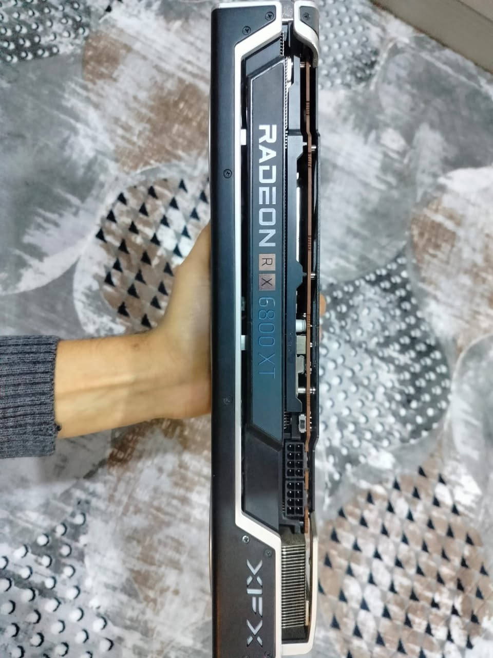 السلام عليكم
كرت شاشه للبيع
rx6800 xt xfx 16 vram
نسخه radeon 
كرت نضيف كلش مثل ما موضحه بلصور 
بي ملاحظه زغيه بي كويل واين صوت خفيف  مال وزه ميأثر على الاداء ابد واذا تريد تتاكد 
شوف المراجعات علي
تجي تفحص و تقتنع و تاخذه
السعر 450
توصيل ما عدي
مكاني بغداد

***********
