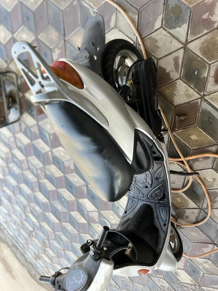 اكزز فحل مفتوحه مره وحده نضيفه كله شغال 
اشتريته من طويريج ورحت بيه لكربلاء تراي 
الدراجه جاهزه 
مكاني ناصريه مركز 
السعر 500
***********
