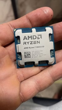 معالج AMD • رايزن 7 • 9800X3D