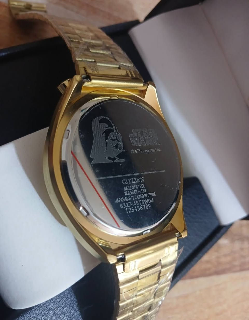 ستزن ياباني  نسخه افلام ستار وورز العالميه
باله مخزن غير مستخدم

مكينه ياباني  

ستانر شغاله مع  منفذ شهري 

مكينه حركه اوتوماتيك نضام كوارتز 

ستوب ووتش 

معدن ستانلس ستيل ضد الماء 

الاميال و الارقام كلها  من حجر الكوارتز المضئ

المينه لون  برتقالي مميز جدا جدا 

السعر 35 الف على اول تم 

ملاحضه القطعه واحده فقط
تابعني دئمن انشر ساعات قديمه وجديده


**إذا كنت صاحب هذا الإعلان وتريد حذفه لأي سبب، رجاءا أرسل رسالة إلى الدعم الفني**