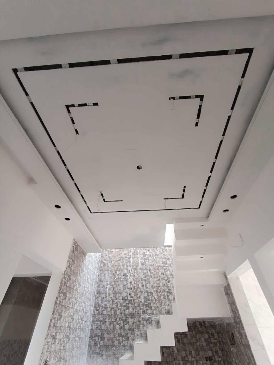 #(( #صباغ بيوت ))   الاصباغ جوتن بتك بي واي وجميع الاصباغ متوفره  شغل نظيف ودقه بالعمل   
 لصبغ  الدور  و تصليح الجدران معالجه الرطوبه صبغ بنايات  *********** واساب متوفر
