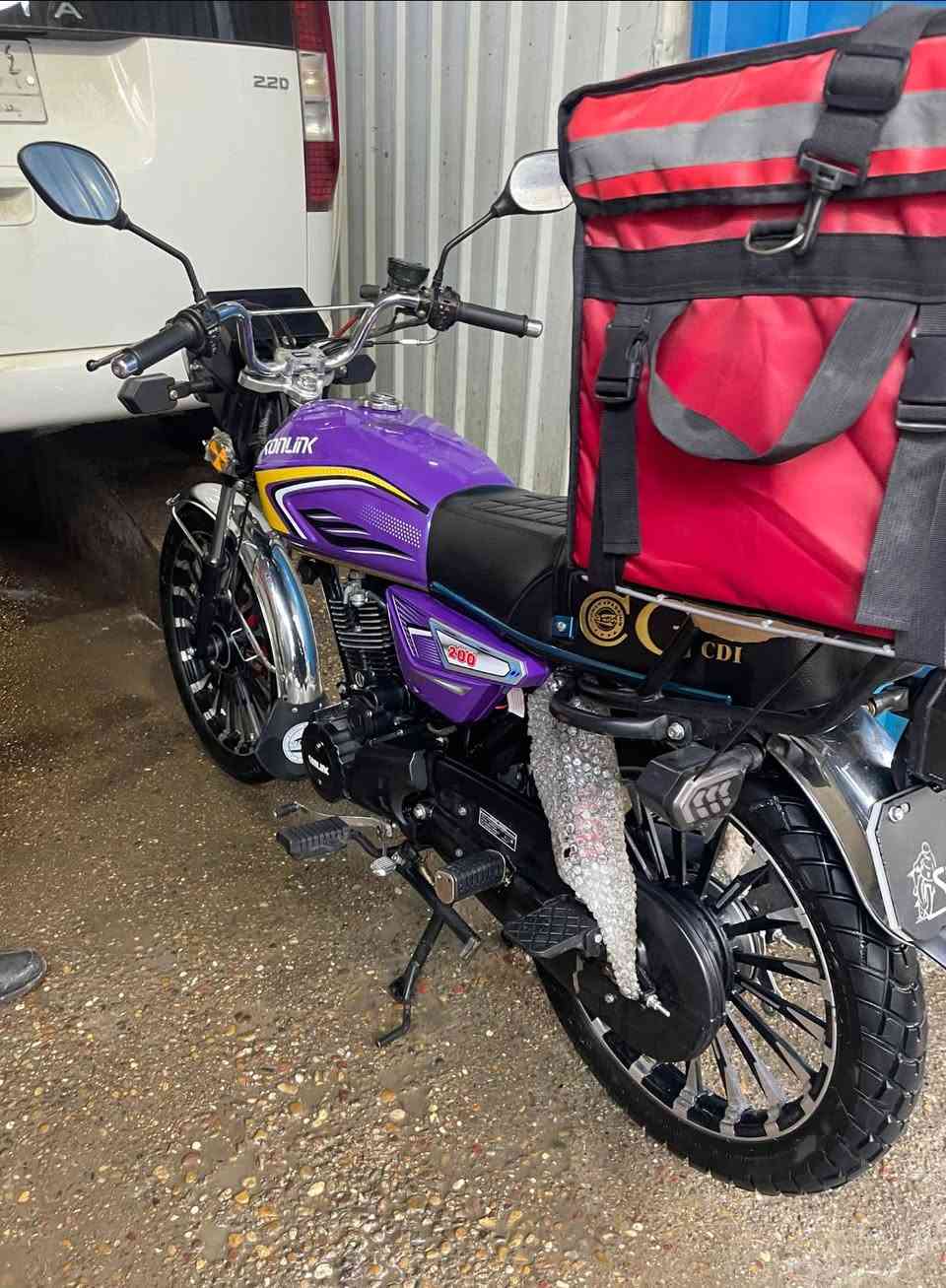 السلام عليكم دراجه سولنك موديل 2025 محرك 200c الدراجه طالعة 2025/11/30
ما مشتغل بيها دلفري الدراجه اخت الزيرو اي نقص ما بيها  الصندوك خاله على مود غراضي 

الدراجه ماشيه 2912 للبيع 825 وبيها مجال او المراوس بدراجه سولنك ماكس وان 2025 نفس النضافة 

العنوان سيطرك الشعب القديمة 

رقم الهاتف ***********
