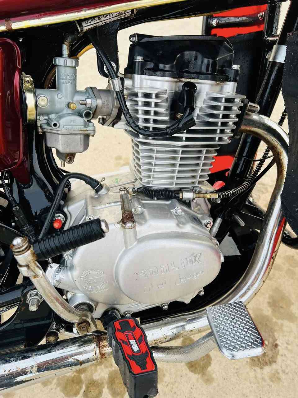 سولنك موديل ٢٣
محرك شرط ما مفتوح 
دبل صويچ 
مفيس موجود 
نضافه فول
ما تصرف ربع دينار 
كهربائيات شغاله كااامل 
لل ستفسار. 
***********
