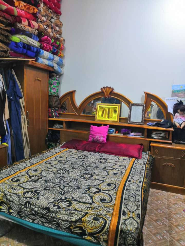 غرفة البيع القرنه حي الجمعة إلا سفستار الاتصال عل الرقم *********** السعر ٦٠٠الف وبيها مجال
