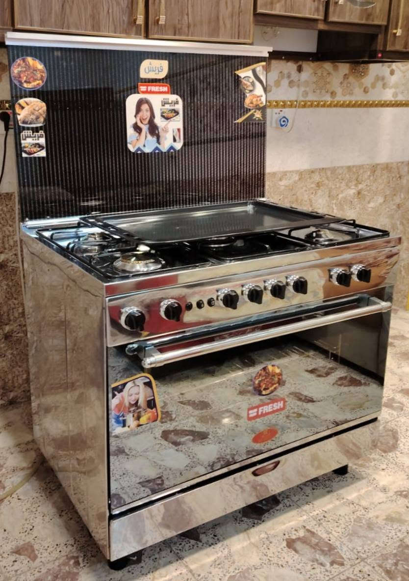 ❤️‍🔥طباخ فرش مصري للبيع❤️‍🔥
الطباخ ماركه معروفه FRESH (( المصري الأصلي)) استعمال قليل كلش الفرن والعيون.
✅️ حجم 90×60. (( ابو الفرن الواسع جانبو )).
✅️ الطباخ سل ستيل كامل 5 عيون.
🔥كل العيون والفرن نااااره زرررركه🔥. 
 كل الكهربائيات تشتغل فووول بيه الجداحات وماطور شوي الدجاج والأضائه الداخليه للفرن ....وياه صينيه وشبجه الفرن وقاعده شوي الدجاج.
((مكلفه بالنشر فقط))...ماعدهم لا حجز للطباخ ولا توصيل.
مكانه الاعظميه. 
🔴 السعر 300 قفل 🔴 السعر مابيه مجال...لان هذا نص سعر الجديد دينباع وهو مايفرق عن الجديد بشي.
***********
