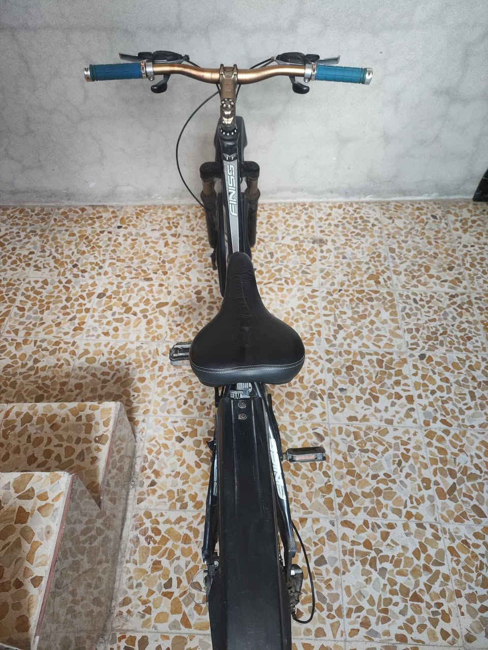 للبيع بايسكل كلش نظيف ✅ 
ماركة FINISS  💯
كامل ما ناقصه كلشي وشرط 
تايرات جدد ✅
البريك دسكات ✅
السعر 75 الف 
مكاني موصل ايسر حي عدن 
للتواصل خاص او واتساب او 
*********** موصل, نينوى
