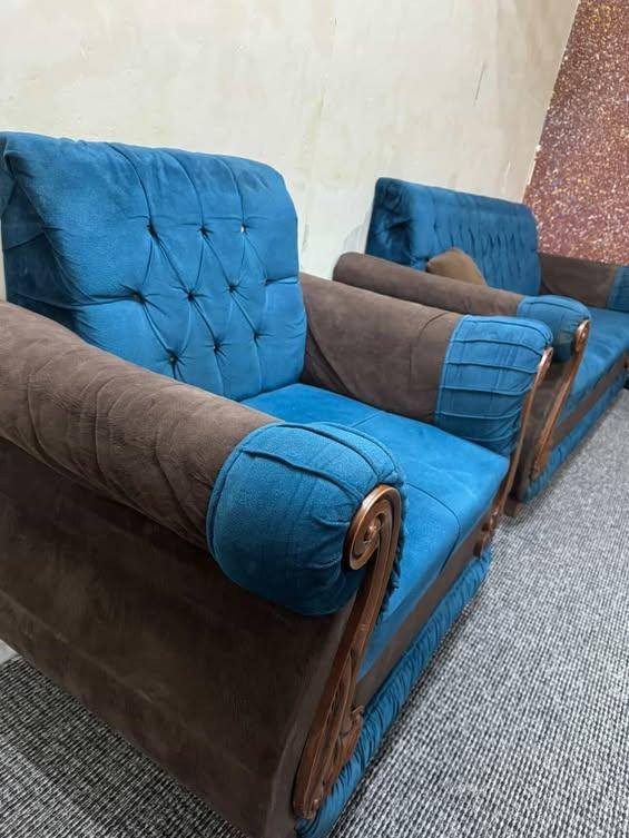 سلام عليكم تخم للبيع عشر مقاعد الرقم 
***********المكان العلام شارع المستوصف السعر٣٠٠وبي مجال
